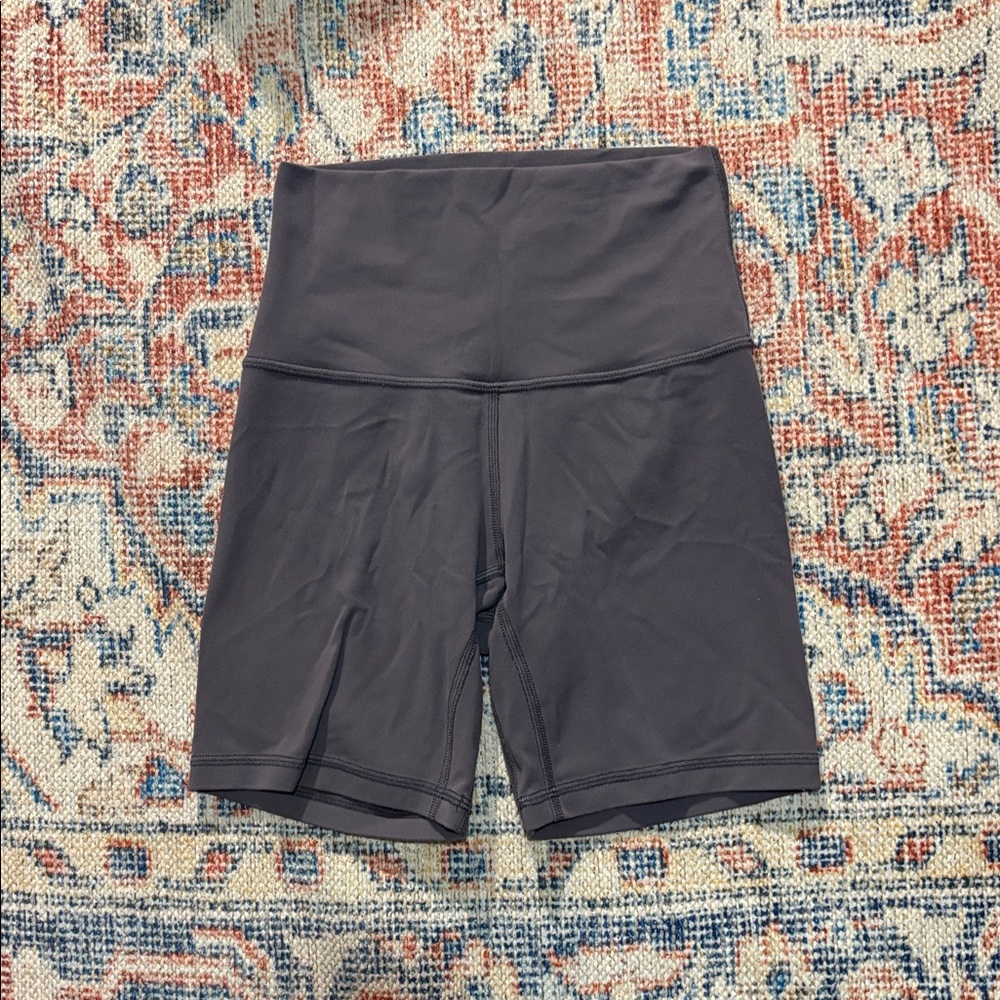 Lululemon Align Short 6” in Moonwalk SZ 2 EUC - Picture 3 of 5